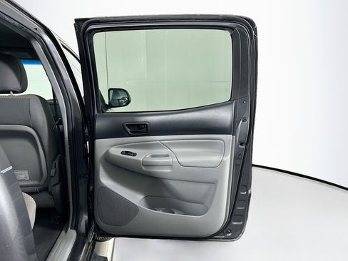 Used 2015 Toyota Tacoma 4x4 Double Cab image 28