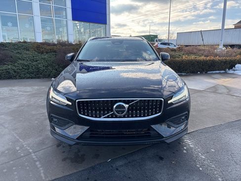 Certified 2024 Volvo V60 B5 Cross Country Plus w/ Protection Package Premier image 2