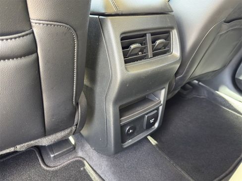 Used 2024 Ford Edge SEL w/ Convenience Package image 26