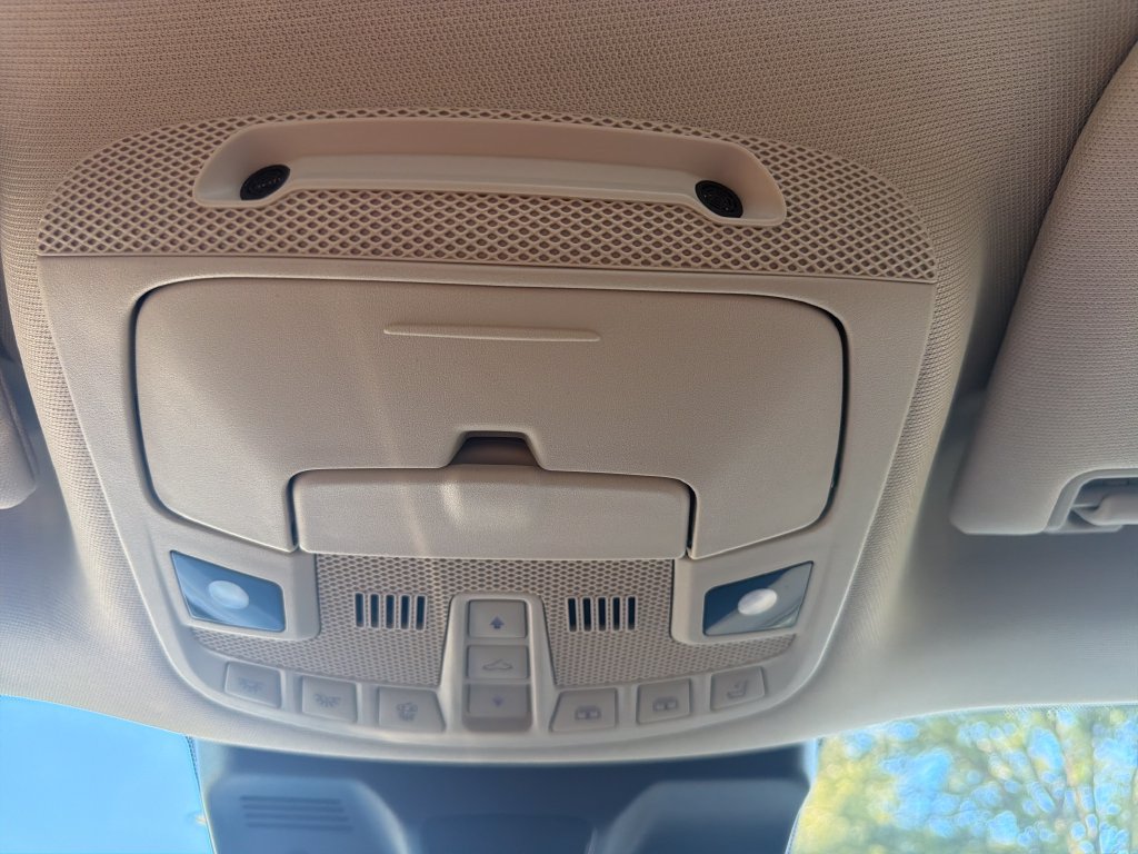 Used 2024 Lincoln Navigator Premiere AWD/4WD image 23