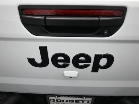 New 2026 Jeep Gladiator Sport image 10