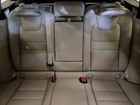 Used 2023 Volvo V60 B5 Cross Country Plus w/ Climate Package image 40