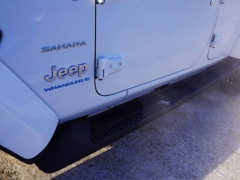 Used 2024 Jeep Wrangler Unlimited Sahara w/ Safety Group AWD/4WD image 14