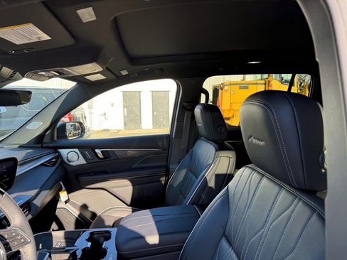 New 2026 Buick Enclave Avenir w/ Super Cruise Package image 10