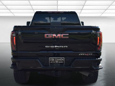 Used 2025 GMC Sierra 2500 AT4X AWD/4WD image 11