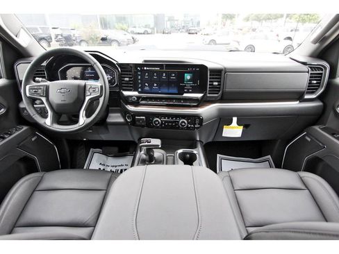 Used 2026 Chevrolet Silverado 1500 LT Trail Boss w/ LT Trail Boss Premium Package AWD/4WD image 7