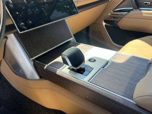 Used 2025 Land Rover Range Rover SE AWD/4WD image 28