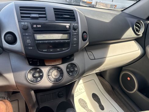 Used 2008 Toyota RAV4 Limited image 19