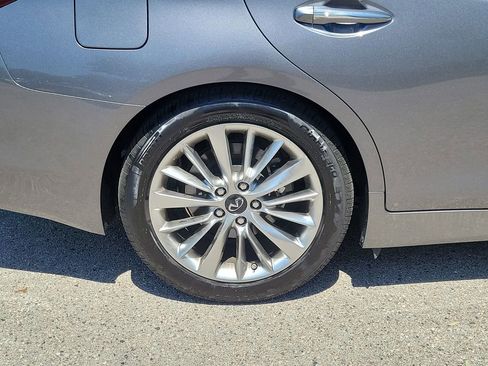 Used 2021 INFINITI Q50 Luxe RWD image 12