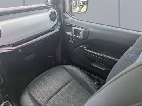 Used 2021 Jeep Wrangler Unlimited Sport AWD/4WD image 16