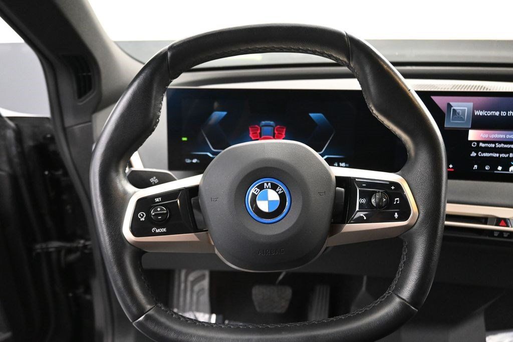Used 2024 BMW iX xDrive50 w/ Premium Package AWD/4WD image 11