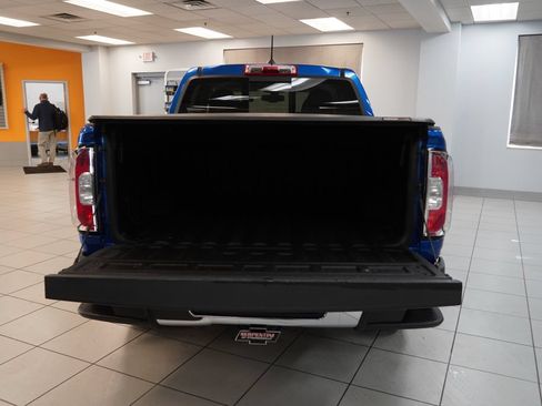 Used 2018 GMC Canyon SLE w/ SLE Convenience Package AWD/4WD image 9