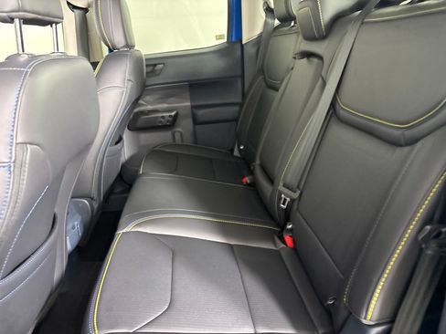 Used 2025 Ford Maverick Lobo AWD/4WD image 22