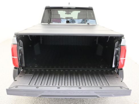 Used 2025 Toyota Tacoma SR image 29