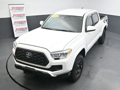 Used 2016 Toyota Tacoma SR image 30