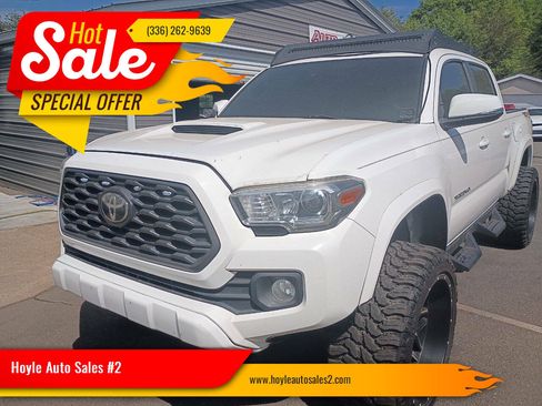 Used 2020 Toyota Tacoma TRD Sport AWD/4WD image 1