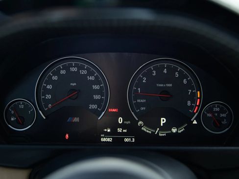 Used 2015 BMW M4 Coupe w/ Executive Package RWD image 33