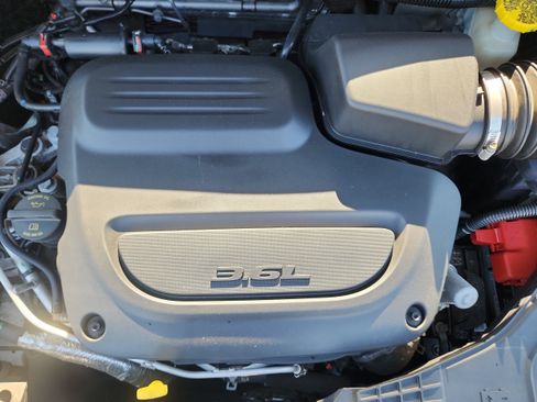 Used 2023 Chrysler Voyager LX FWD image 23