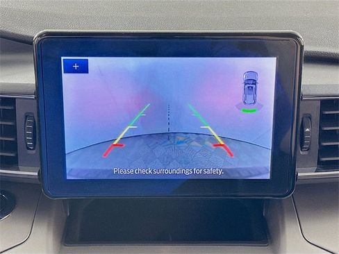 Used 2022 Ford Explorer XLT w/ Equipment Group 202A image 17