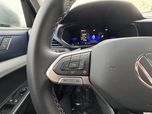 Used 2022 Volkswagen Taos SE image 17