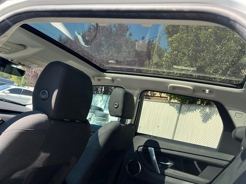 Used 2020 Land Rover Discovery Sport image 23