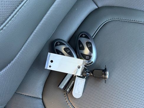 Used 2025 Hyundai Santa Cruz Limited image 28