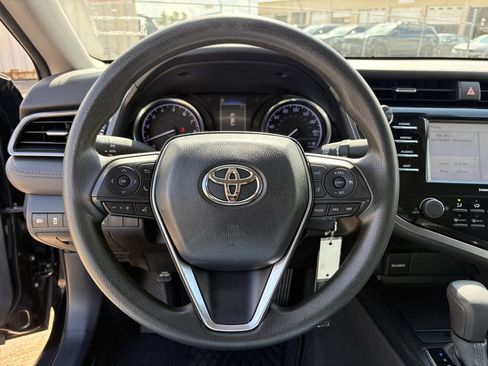 Used 2020 Toyota Camry LE FWD image 15