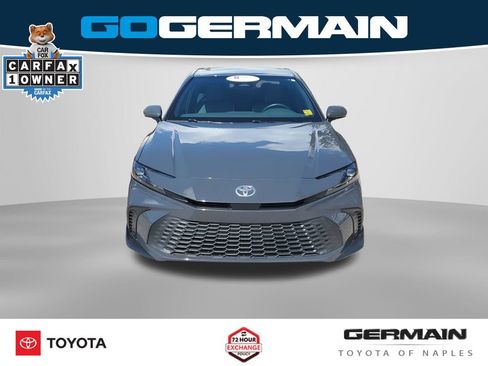 Used 2025 Toyota Camry SE w/ Convenience Package FWD image 3