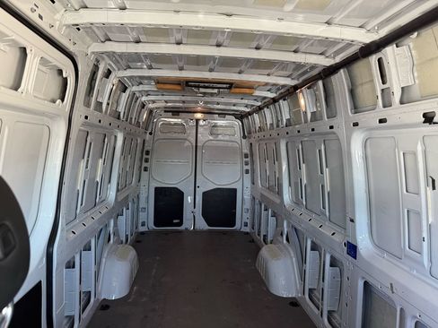 Used 2019 Mercedes-Benz Sprinter 2500 image 19