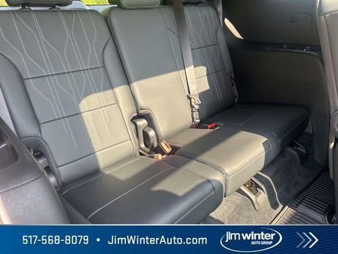 Used 2025 Buick Enclave Avenir w/ Super Cruise Package AWD/4WD image 18