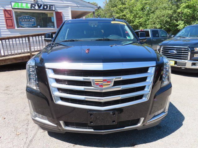 Used 2019 Cadillac Escalade Luxury AWD/4WD image 3