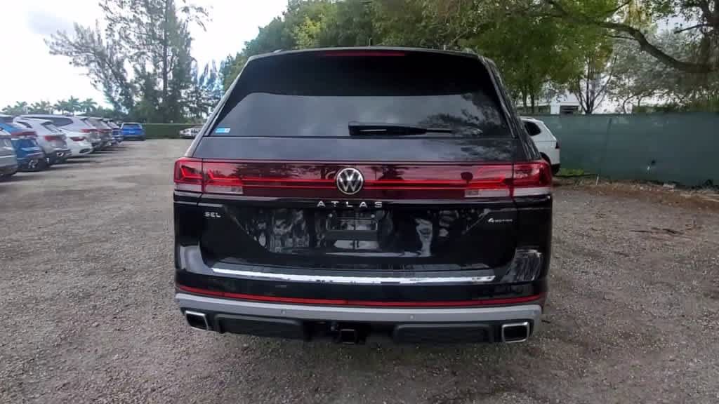 Certified 2024 Volkswagen Atlas Peak Edition SEL AWD/4WD image 7
