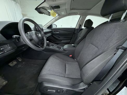 Used 2025 Honda Accord SE image 13