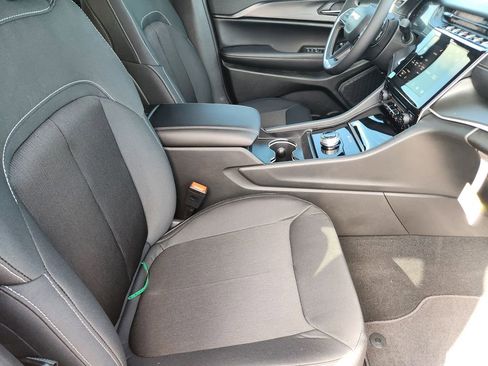 New 2026 Jeep Grand Cherokee Laredo image 10