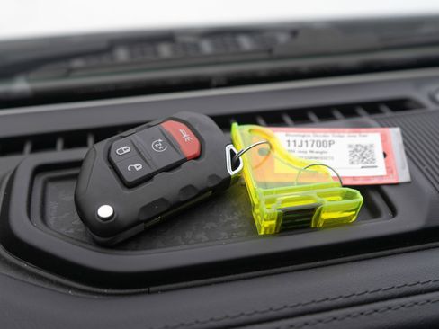 Used 2024 Jeep Wrangler Unlimited Rubicon image 28