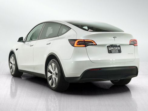 Used 2023 Tesla Model Y Long Range AWD/4WD image 3