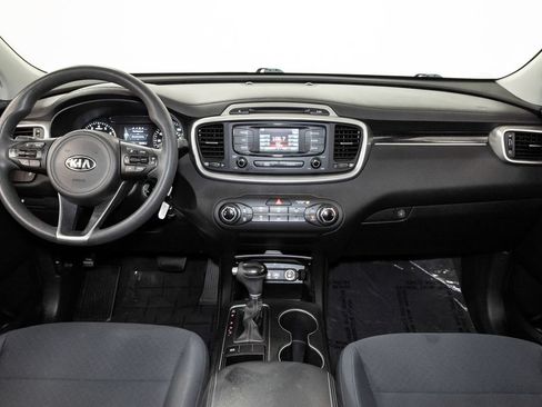 Used 2016 Kia Sorento FWD image 25
