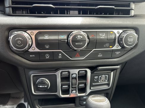 New 2026 Jeep Gladiator Sport image 42