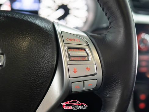 Used 2018 Nissan Altima 2.5 SL w/ 2.5 SL Technology Package image 24