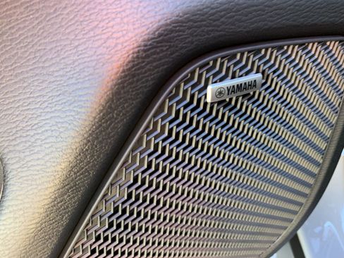 New 2025 Mitsubishi Outlander SE image 11