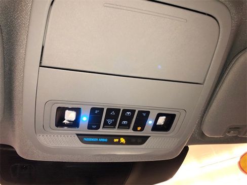 Used 2022 Ford Explorer XLT w/ Equipment Group 202A image 24