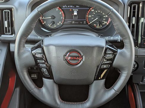Used 2026 Nissan Frontier PRO-4X AWD/4WD image 11