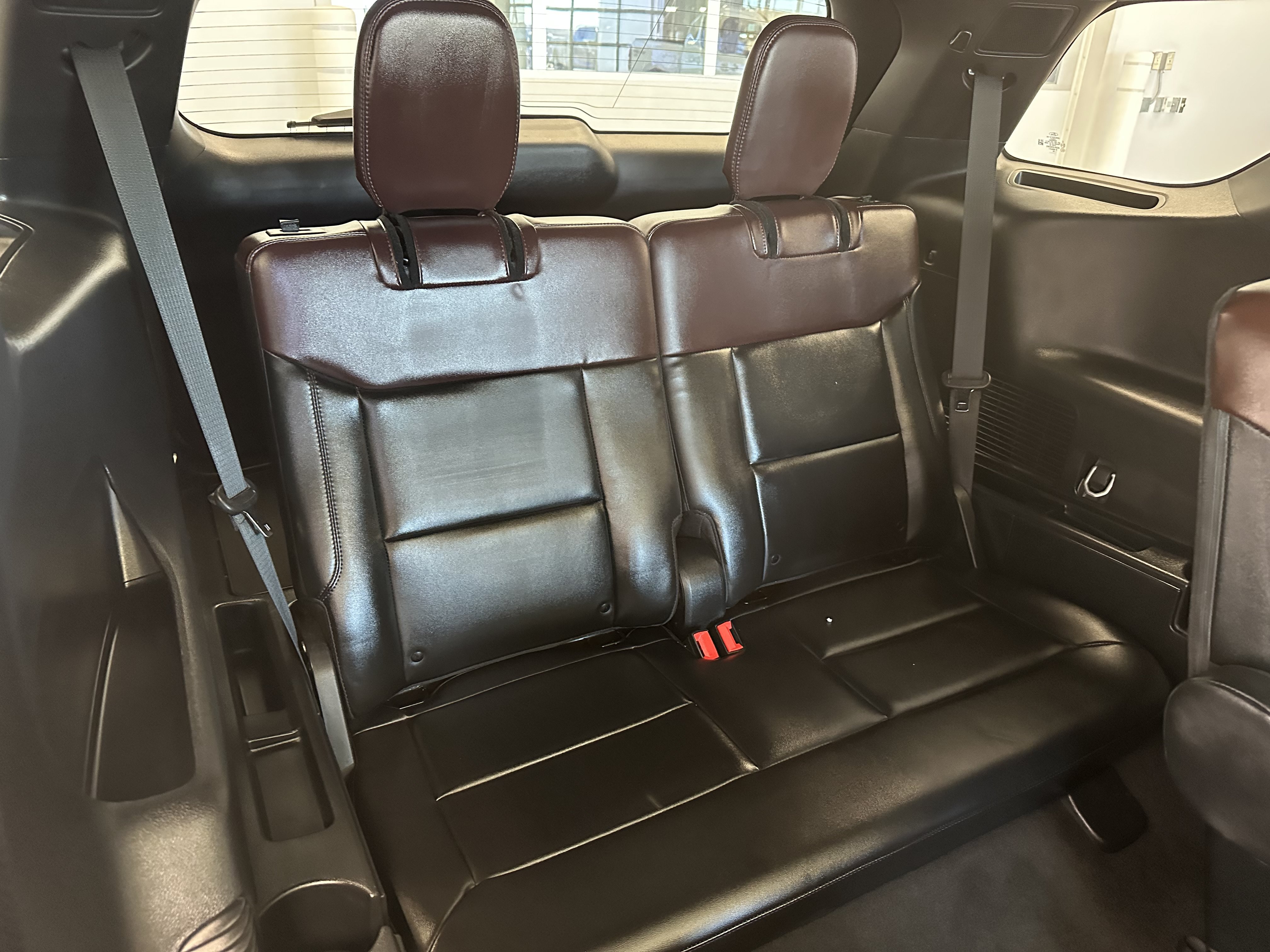 Used 2023 Ford Explorer Platinum w/ Technology Package AWD/4WD image 16