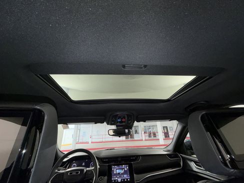 Used 2022 Jeep Grand Cherokee L Laredo image 23