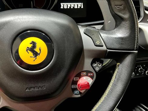Used 2013 Ferrari 458 Italia Coupe RWD image 12