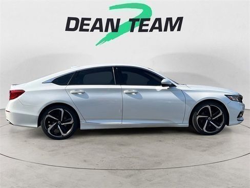 Used 2019 Honda Accord Sport image 9