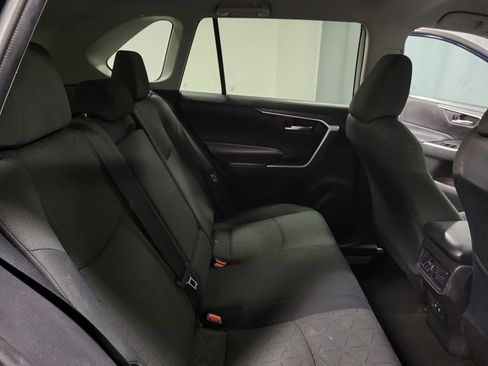 Used 2020 Toyota RAV4 XLE image 21