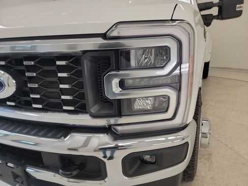 Used 2023 Ford F350 Lariat image 8
