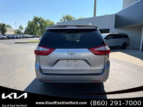 Used 2017 Toyota Sienna XLE w/ XLE Navigation Package FWD image 9