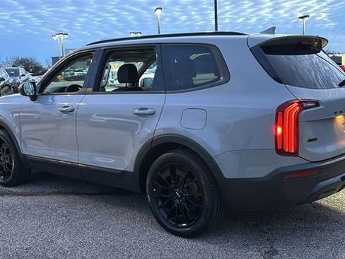 Used 2022 Kia Telluride EX w/ EX Premium Package image 5